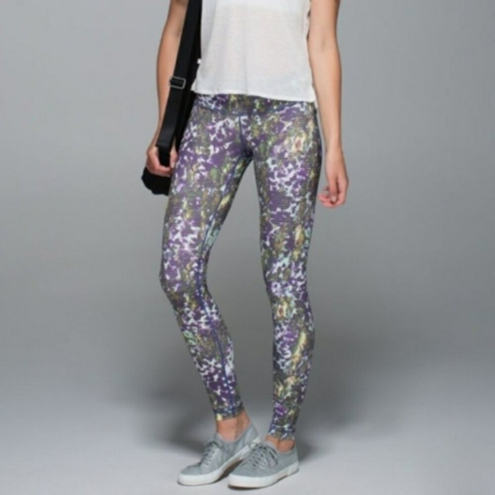 Lululemon Wunder Under Fullux Iris Flower Multi Luxtreme Size 6 EUC